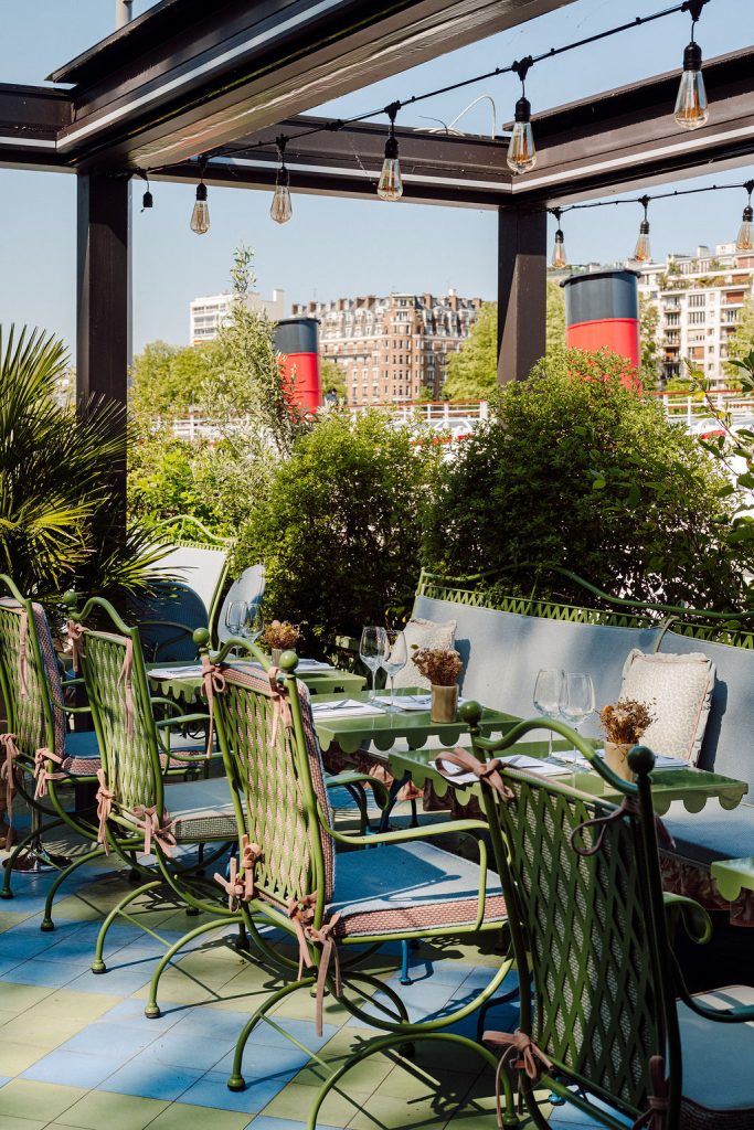 boire un verre en terrasse à paris avec vue Seine, bord de Seine