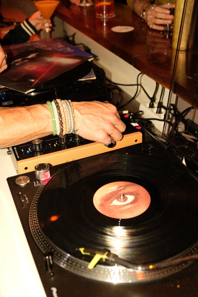 THOUMIEUX RECORD BAR